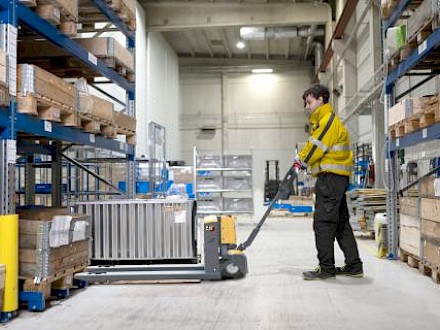 Ne becsülje le a kis targoncák erejét - Az új belépő szintű EQ termékcsalád